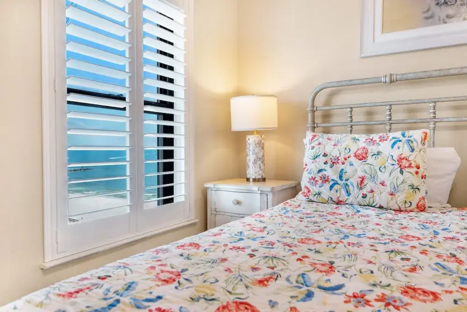 Phoenix Viii Unit 1406 3 Bedroom Condo by Redawning