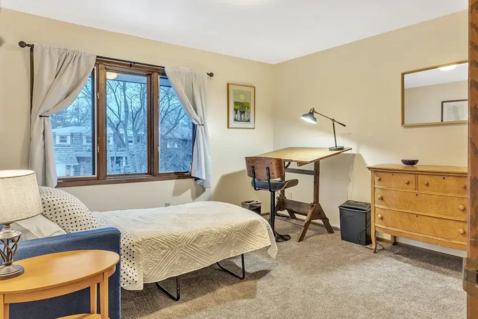 Amazing Hideaway - Short Walk To Hoyt Park! 3 Bedroom Townhouse by Redawning