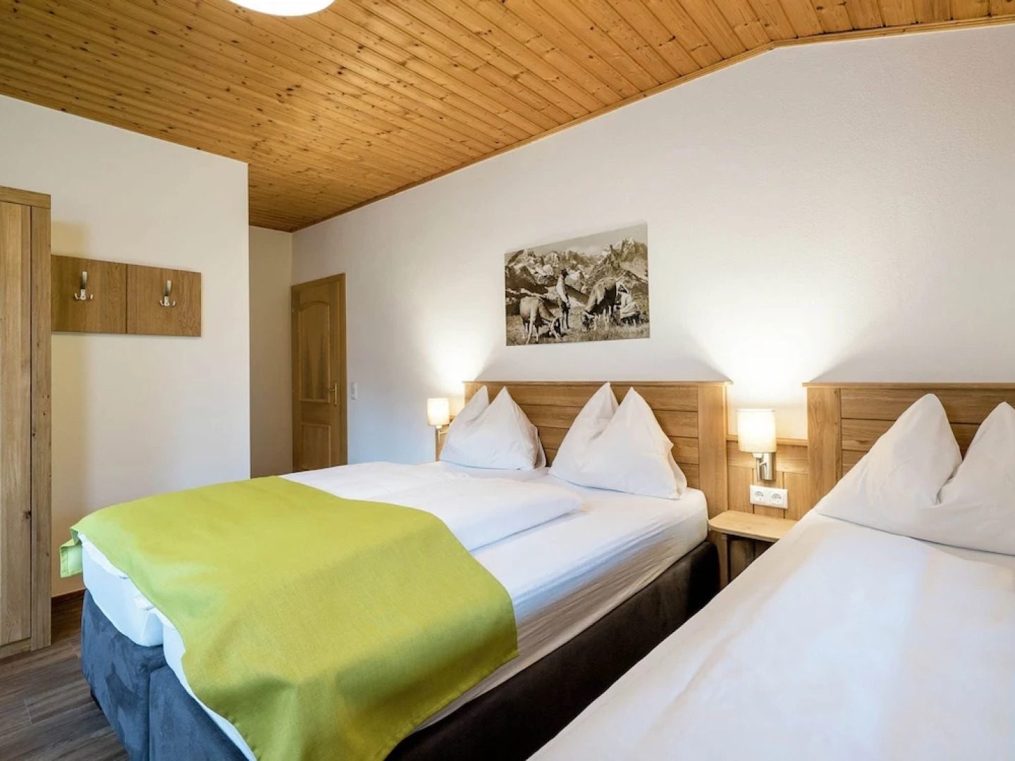 Spacious Chalet near Ski Area in Saalbach-Hinterglemm