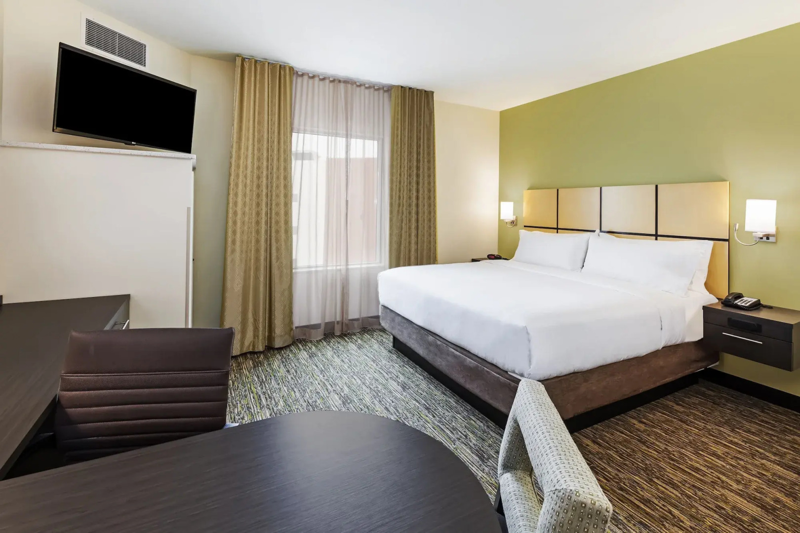 Candlewood Suites Lenexa - Overland Park Area