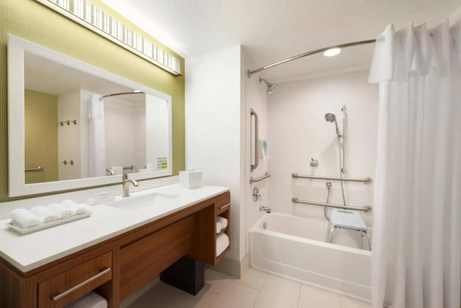 Home2 Suites By Hilton Milwaukee Brookfield