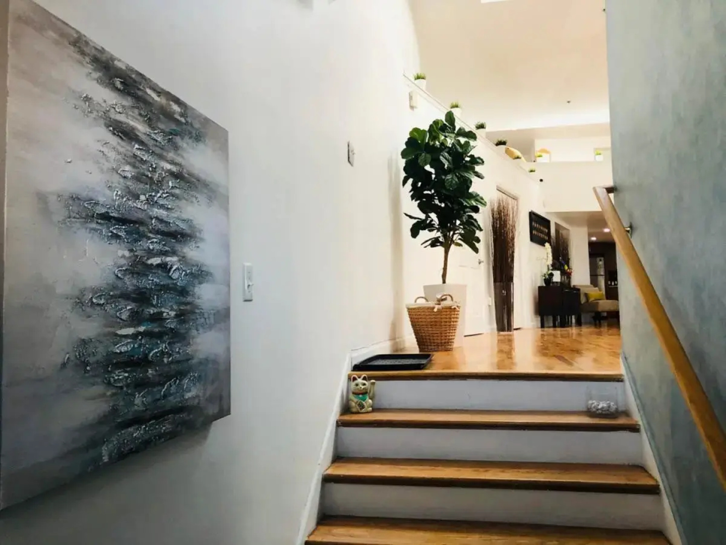 UPDATED Amazing Bi -Level Condo minutes from water views of New York City