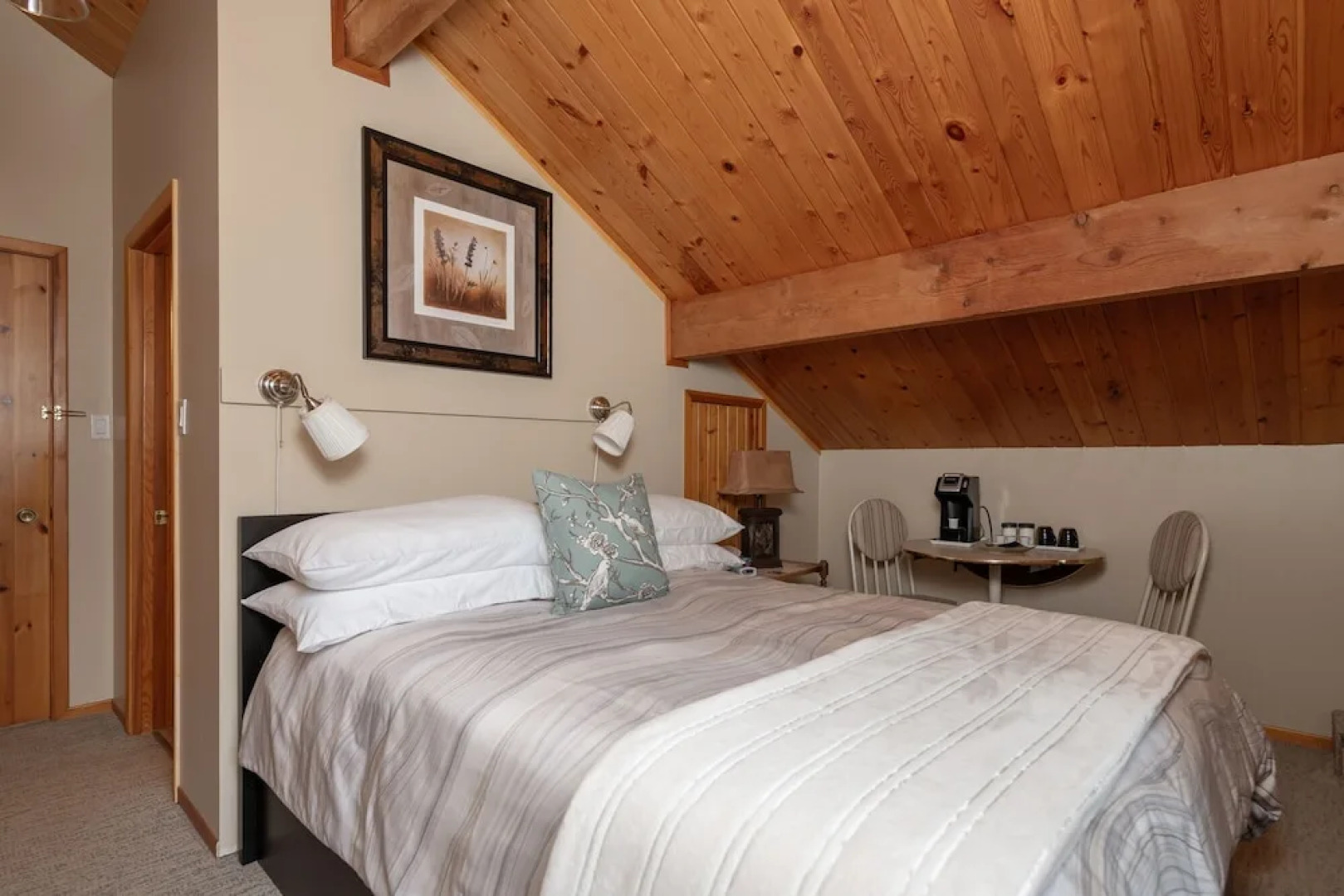 Mount Robson Mountain River Lodge