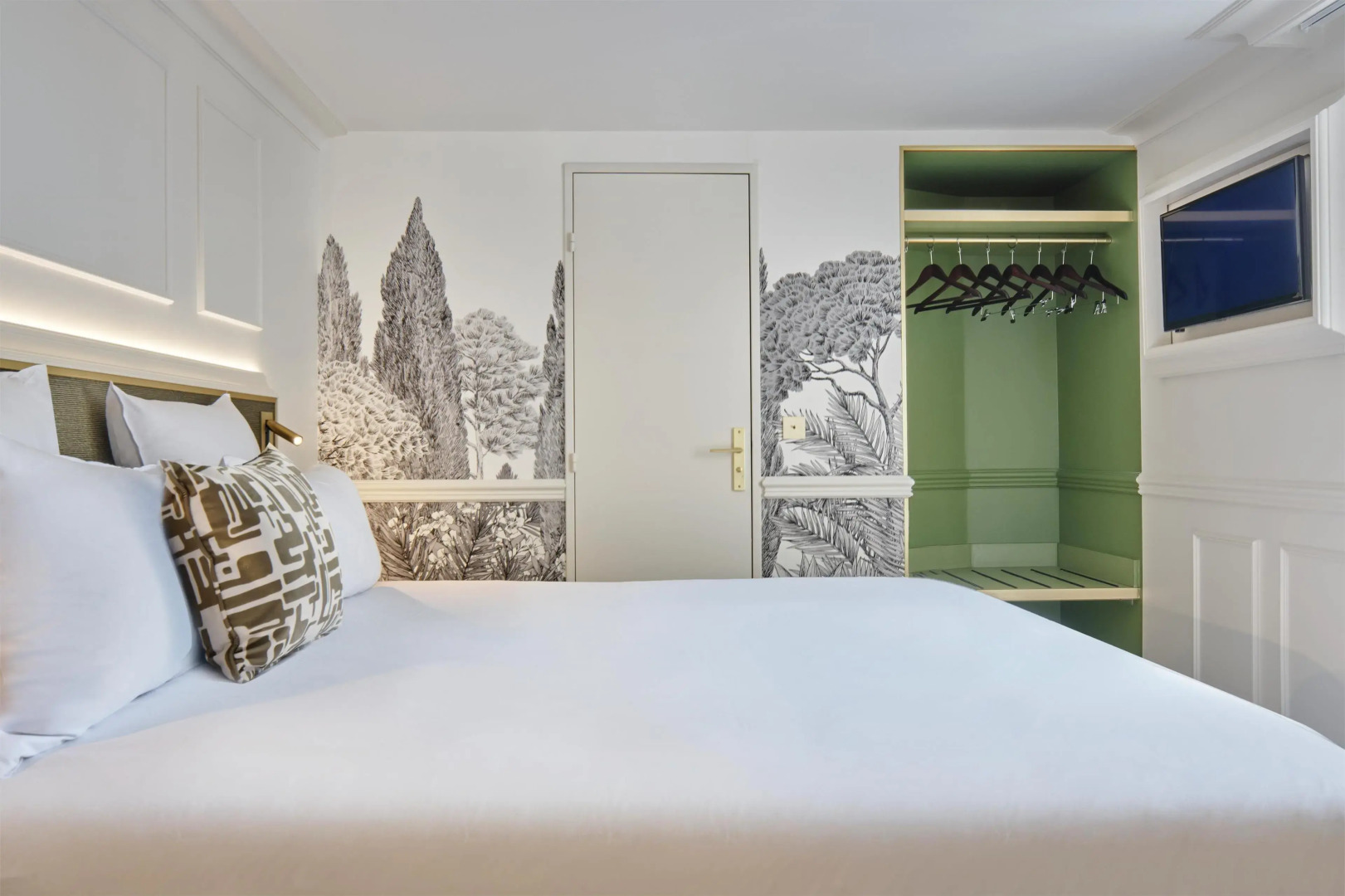 Posy Hotel by Happyculture