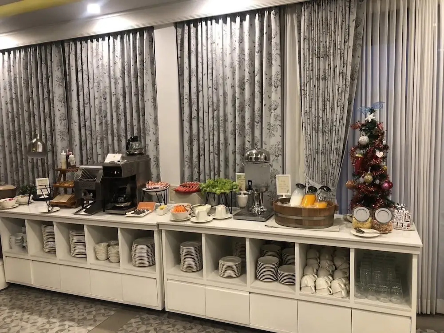 Huern Kan Thong Hotel