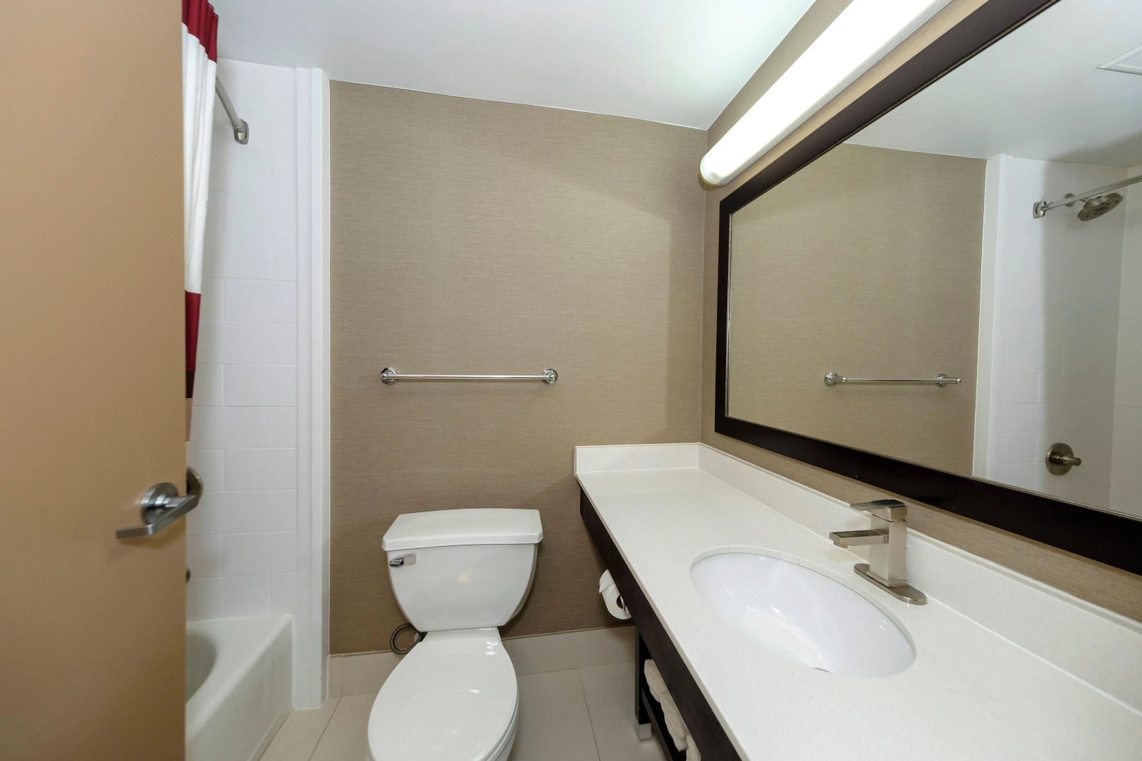 Red Roof Inn & Suites Newburgh – Stewart Airport/ West Point