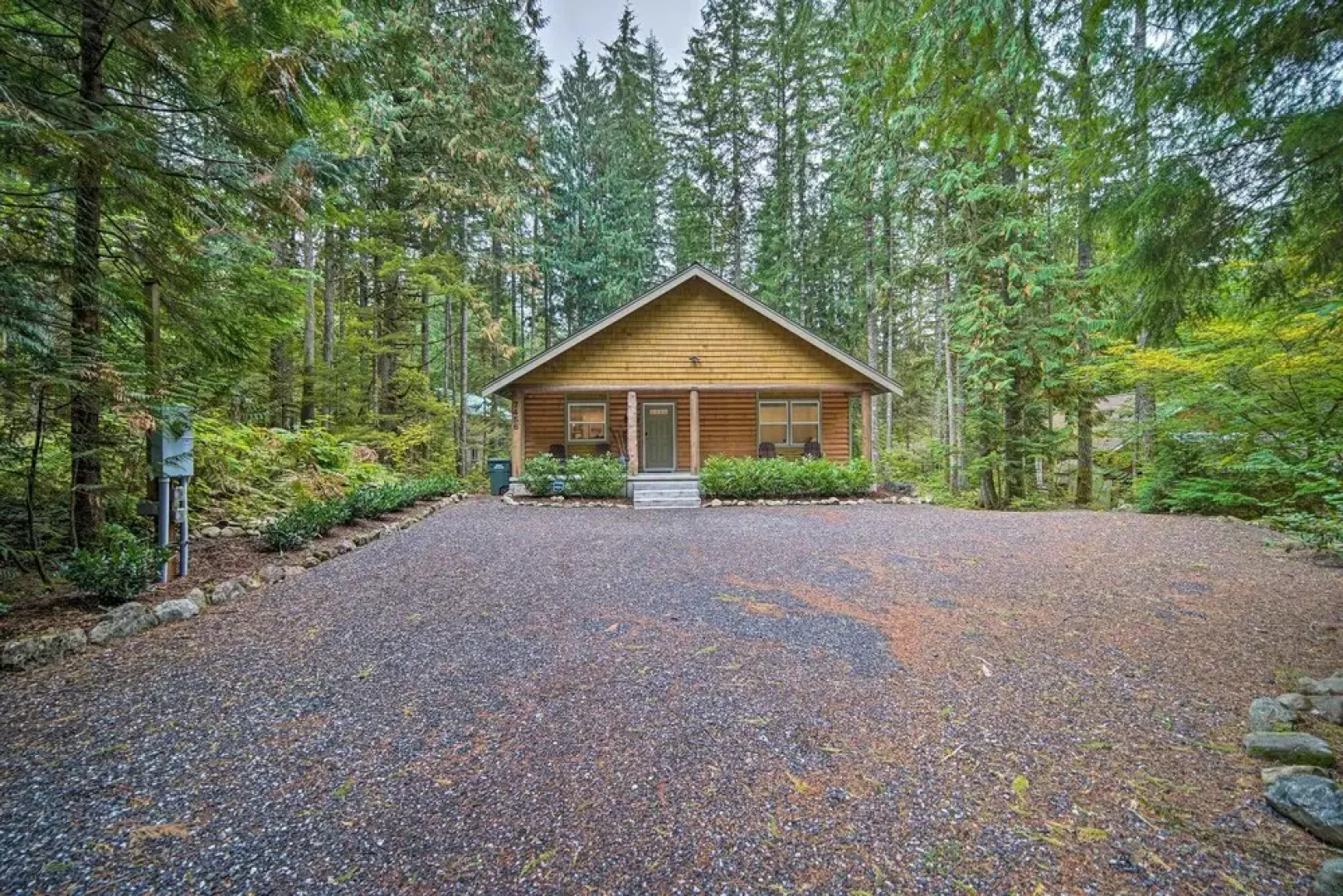 Peaceful Forest Retreat by Mt. Baker Slopes!