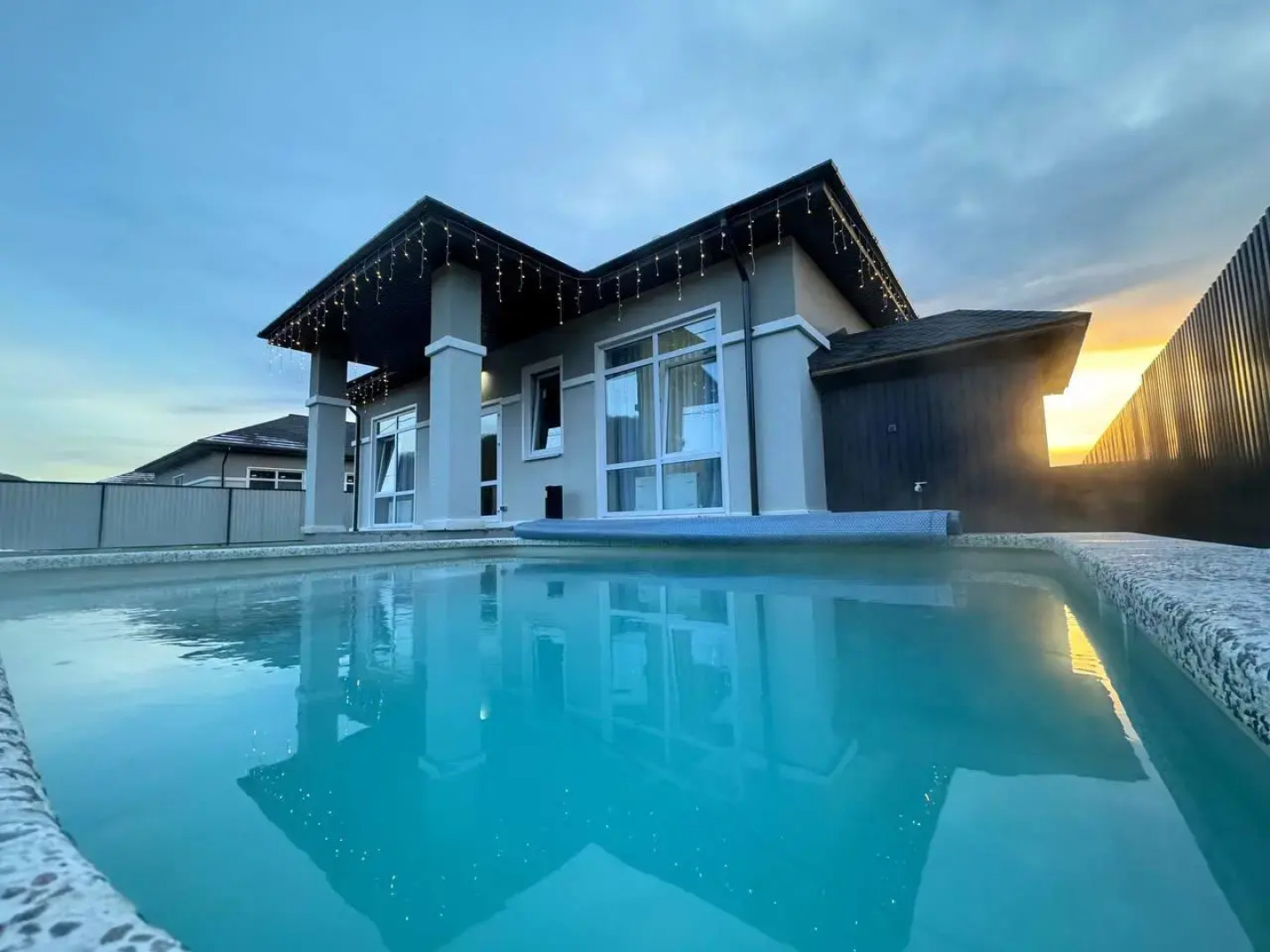 Коттедж "Небо" с подогреваемым бассейном и сауной