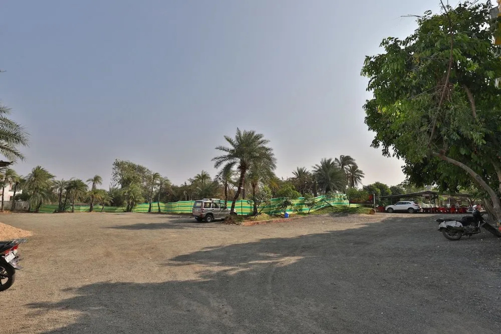 OYO 24833 Hotel Silver