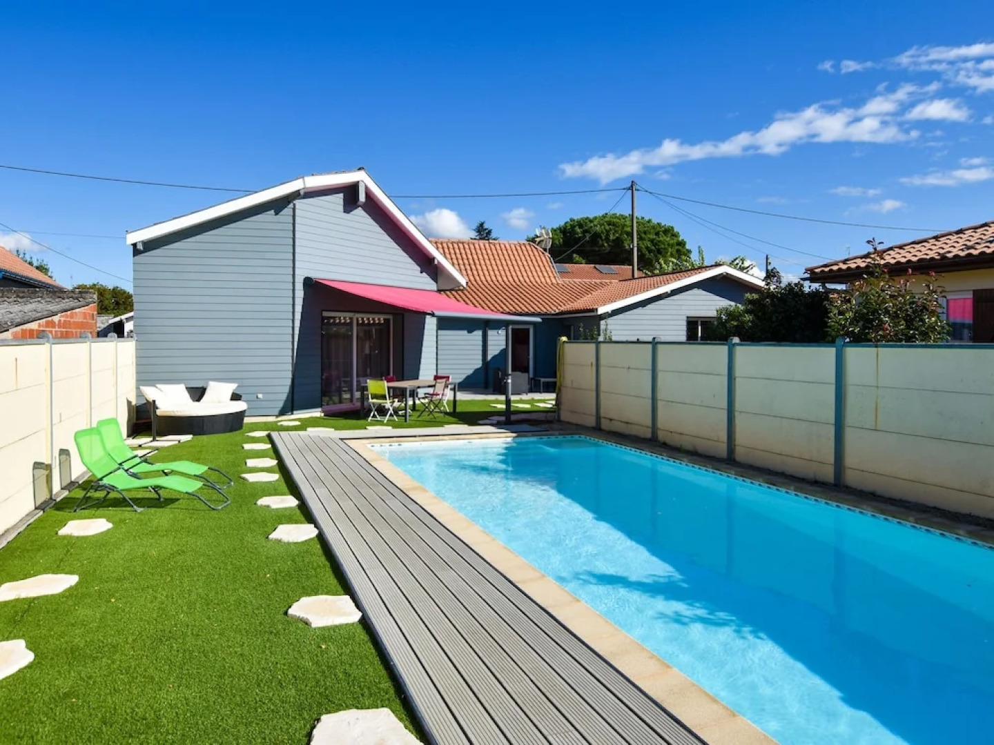 Charming Holiday Home in La Teste-de-buch With Swimming Pool