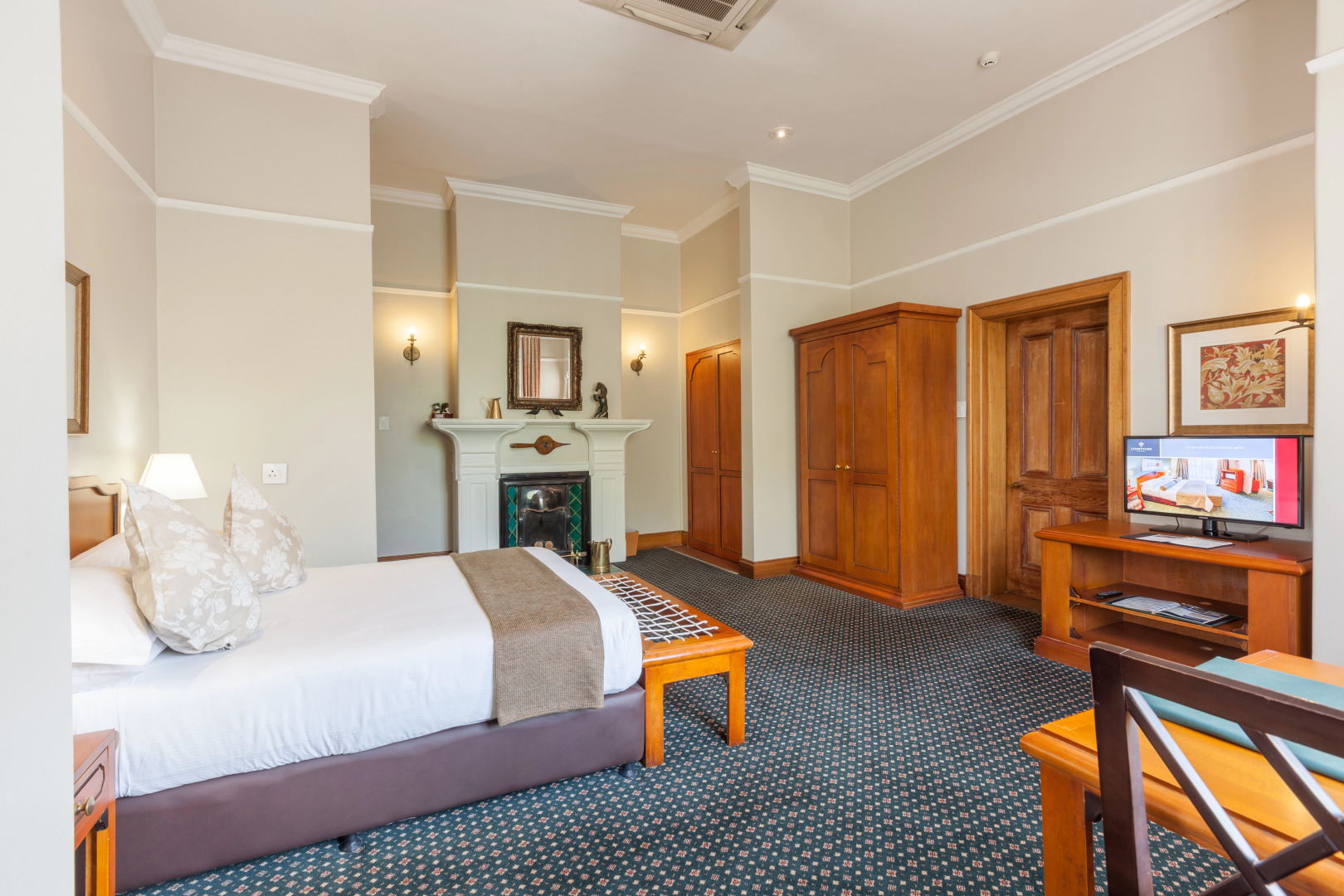 Courtyard Hotel Arcadia