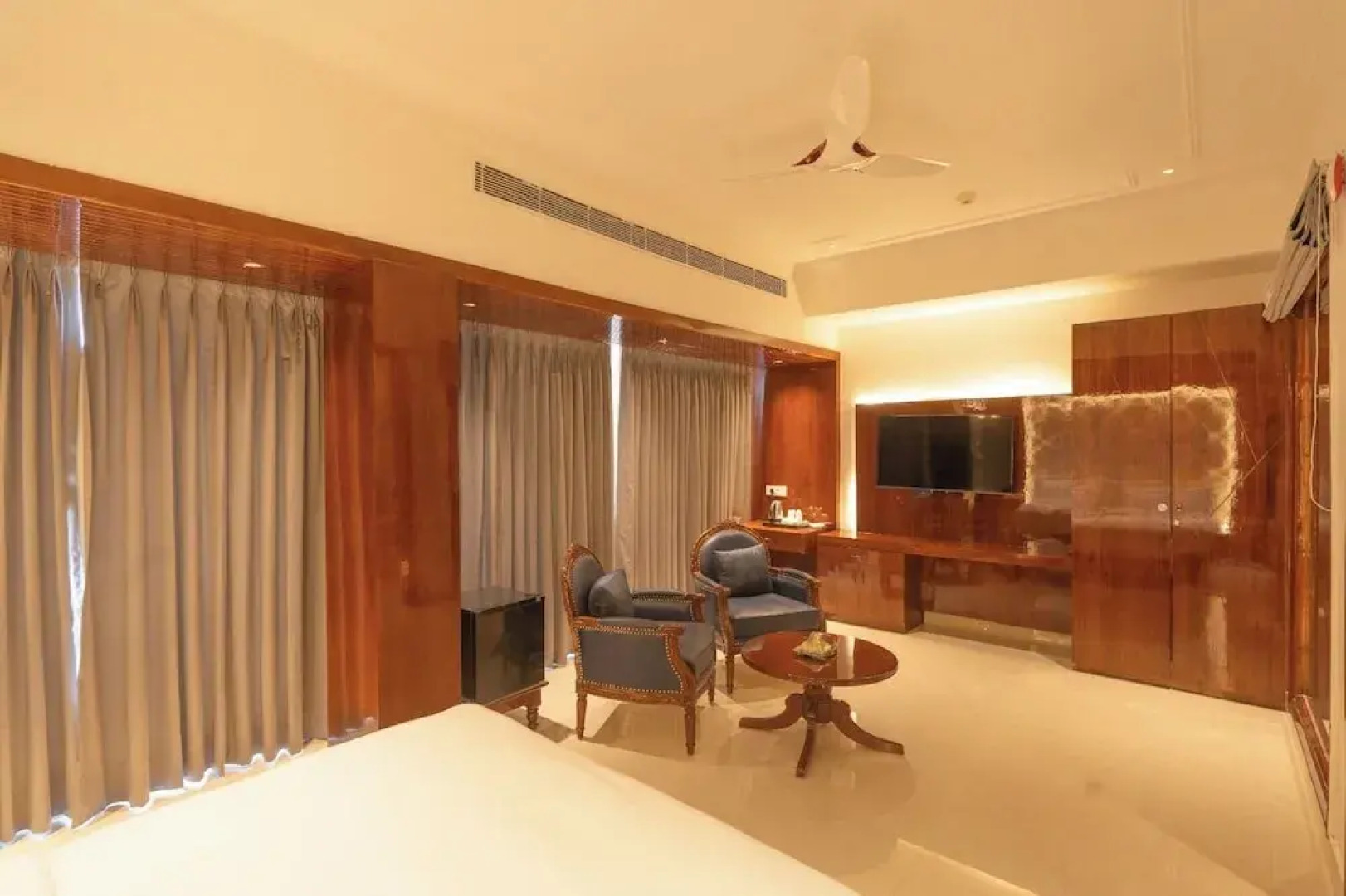 Gajraula Sukhdev Dhaba & Resort