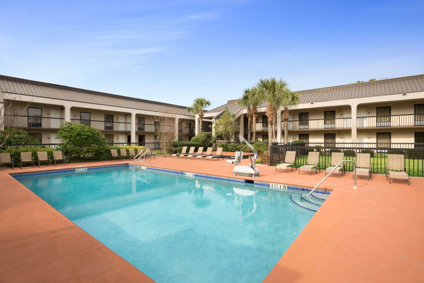 Days Inn by Wyndham Jacksonville Airport