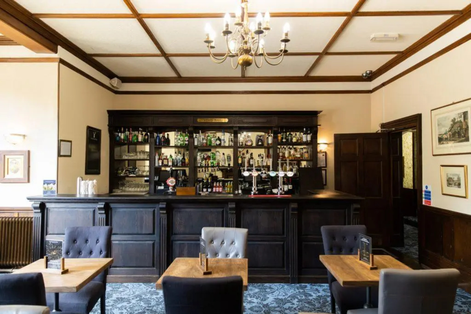 Woodland Manor Hotel