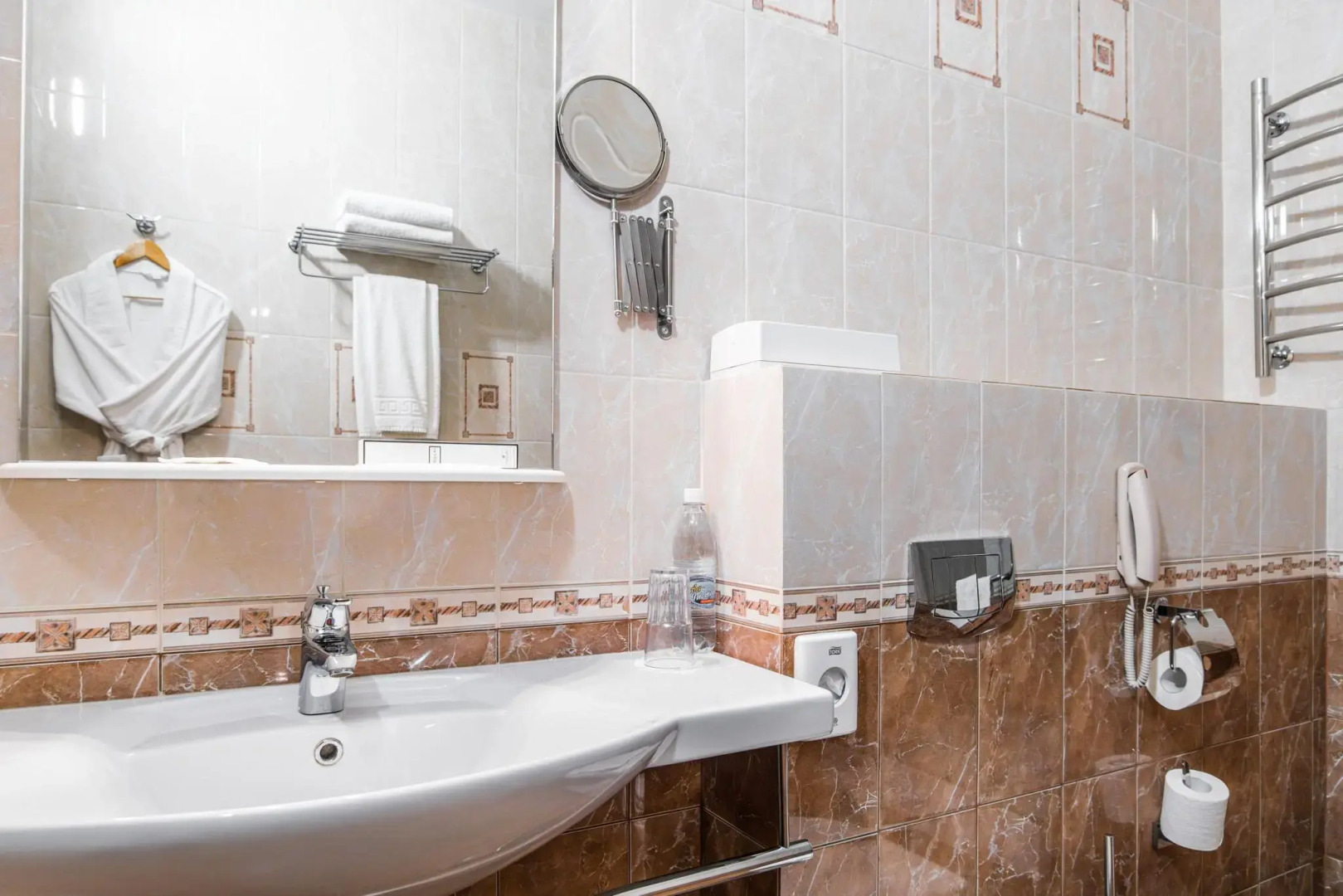 Отель Green Hall