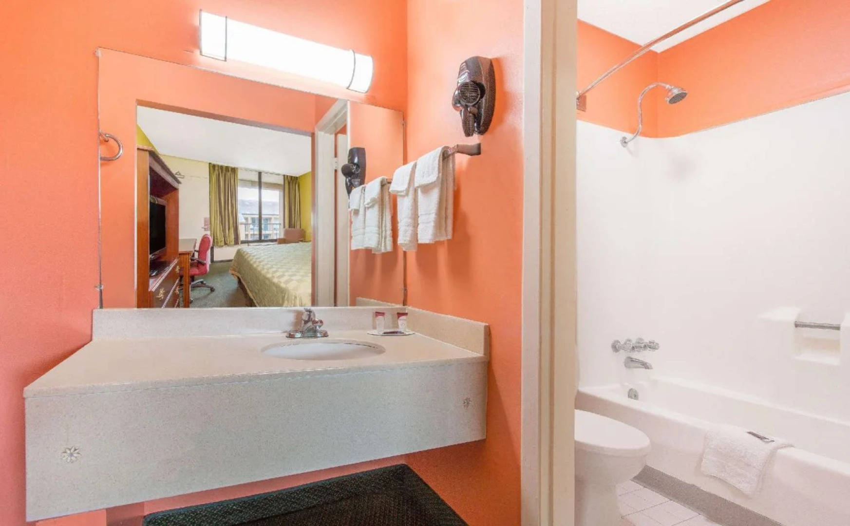 Howard Johnson Inn Roanoke/Airport