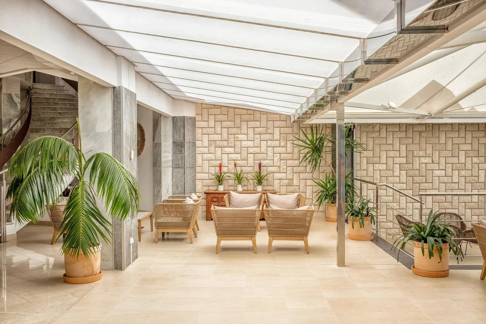 Отель THB Gran Bahia Hotel and Apartments
