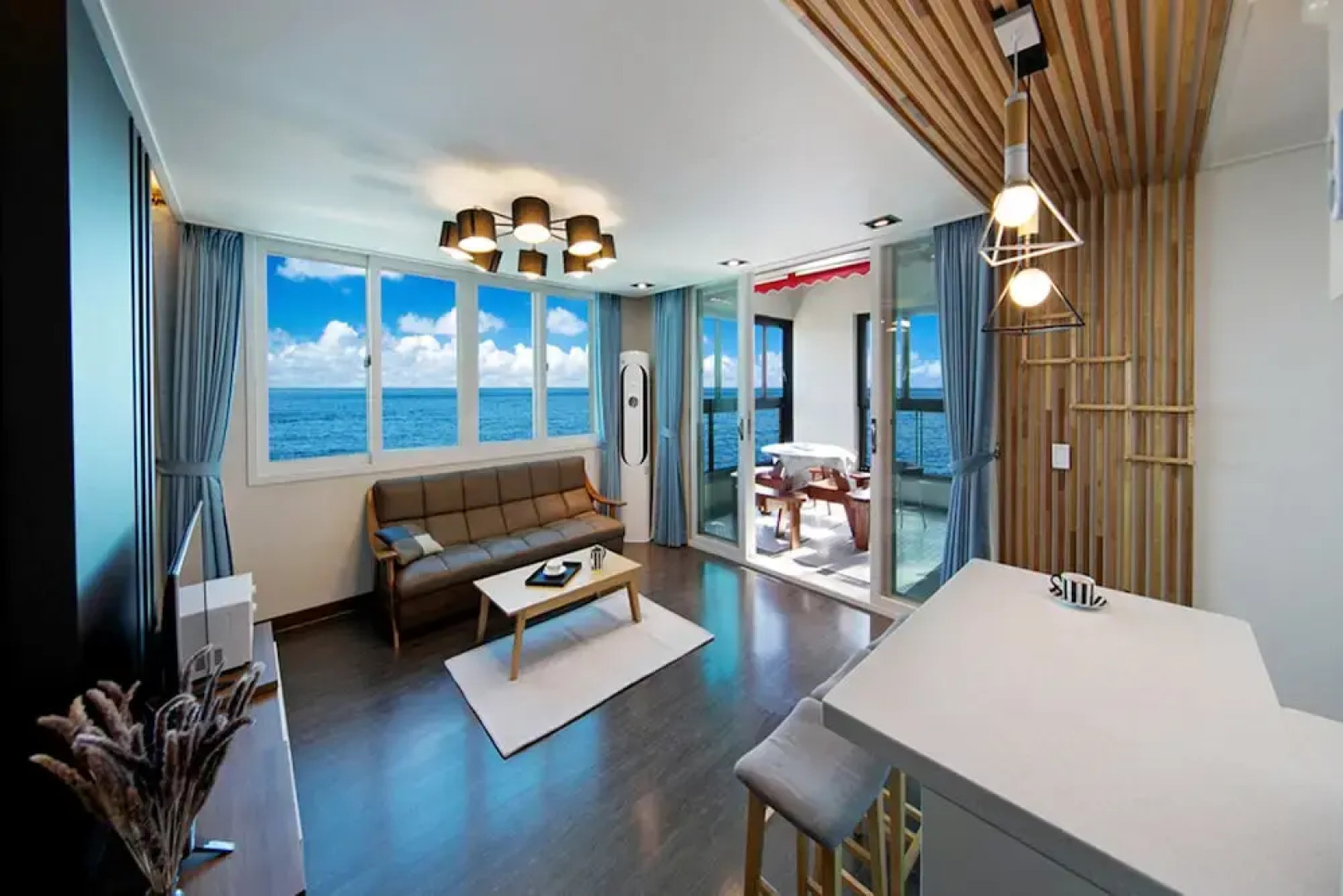 Pohang Couple Stone Pension