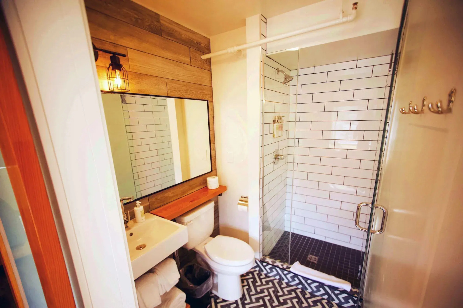 Crash Hotel Squamish