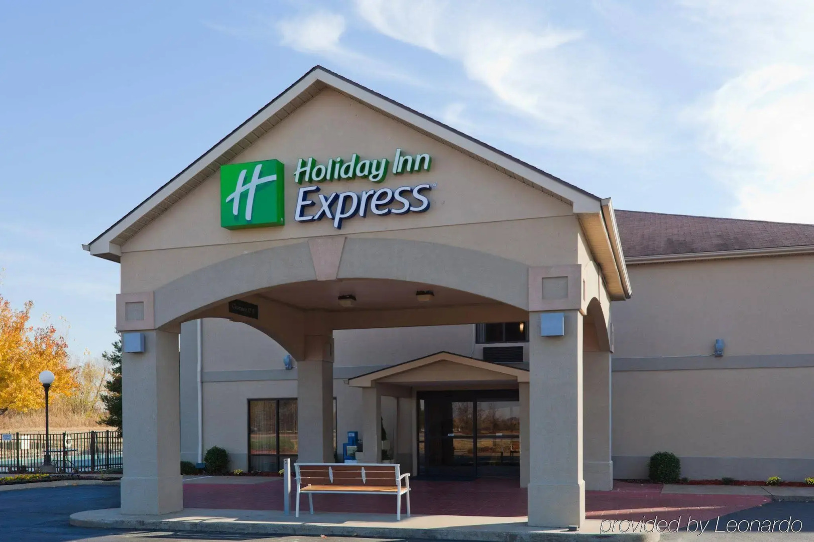 Greenfield Inn & Suites Owensboro, KY Airport