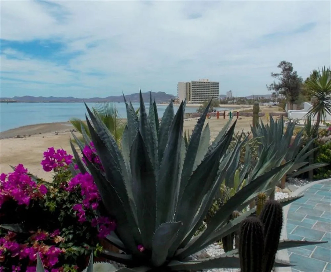 Casa Kootenay Waterfront BnB