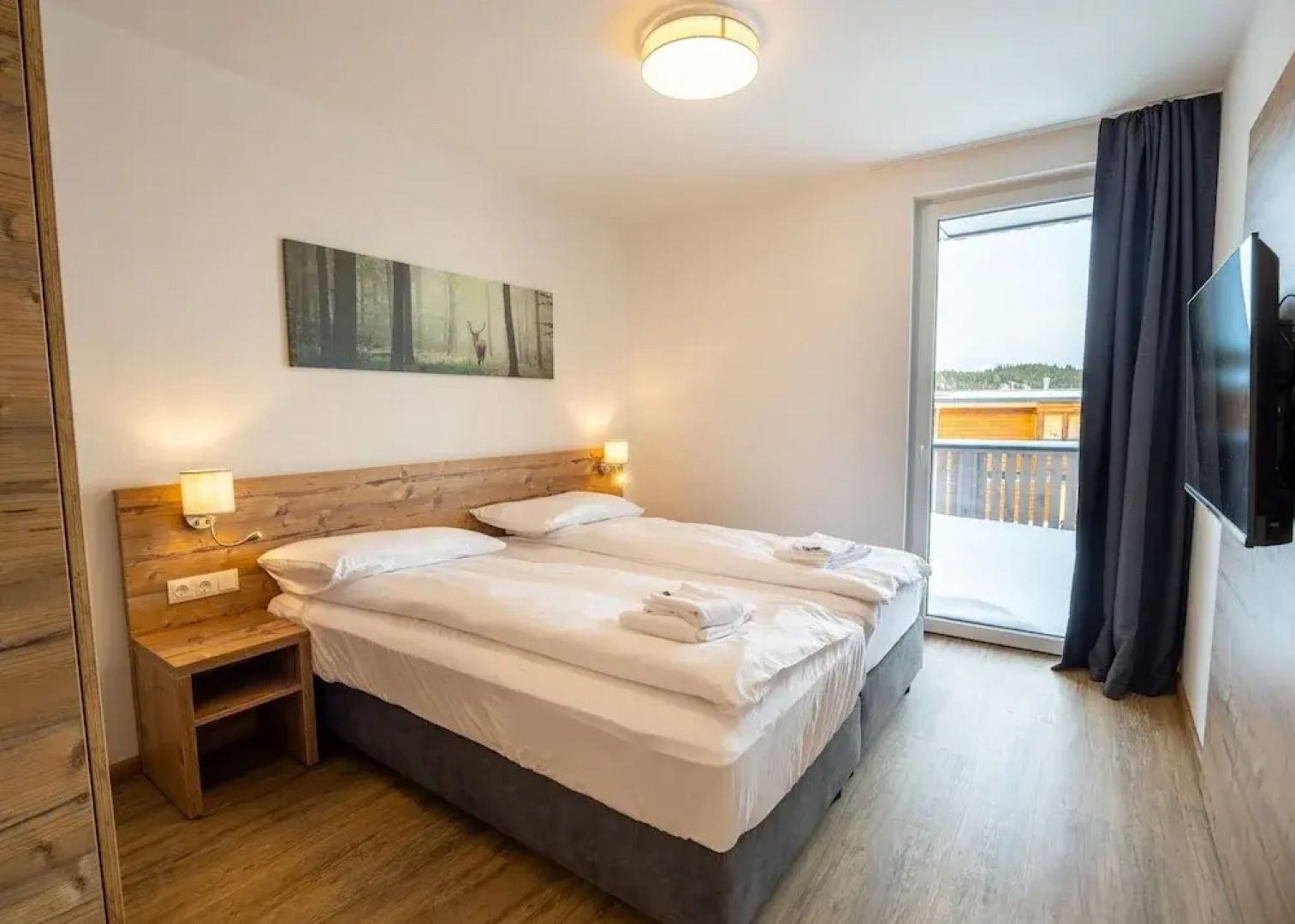 Spacious Apartment With Terrace for 8 Guests