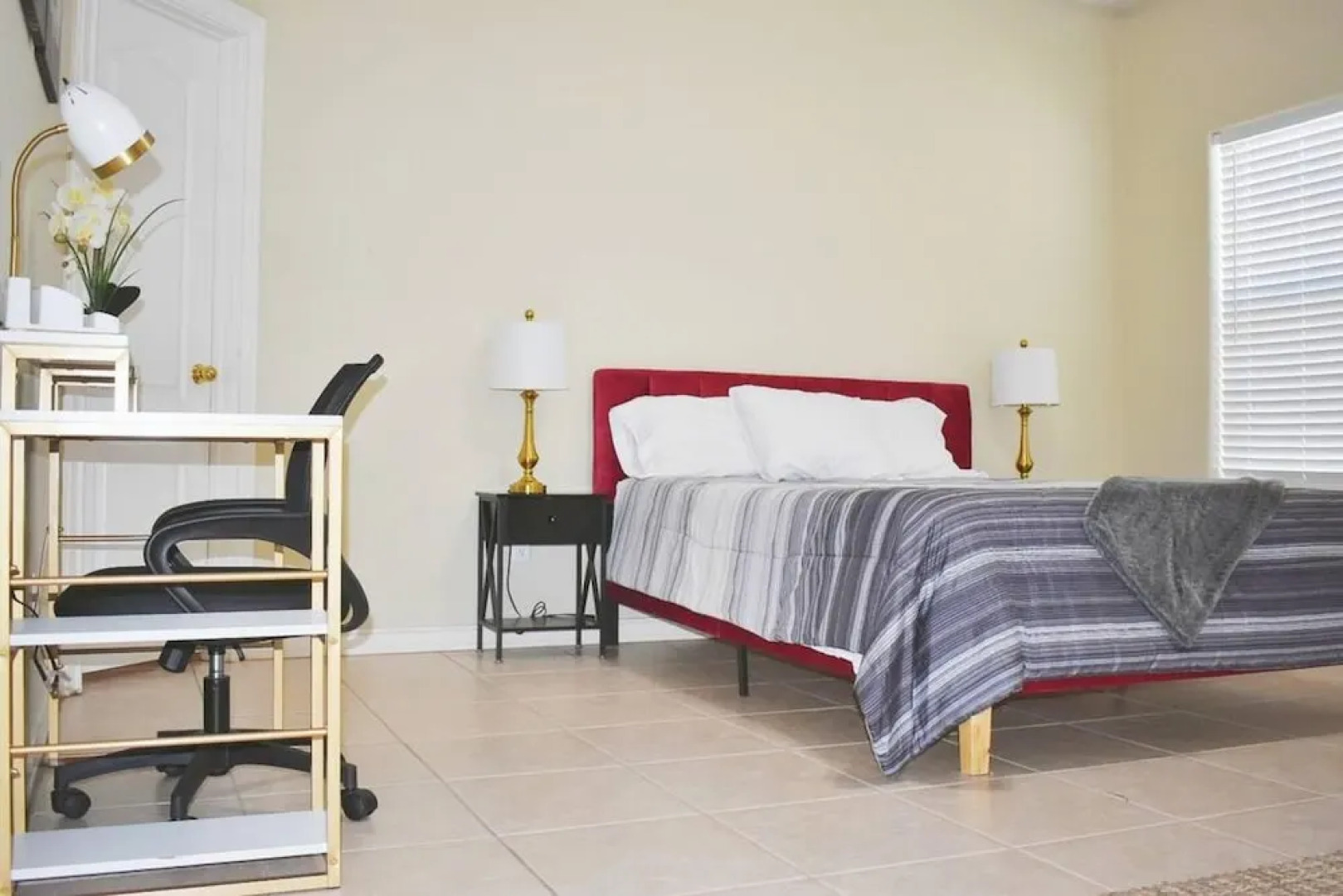 Beautiful House With Pool