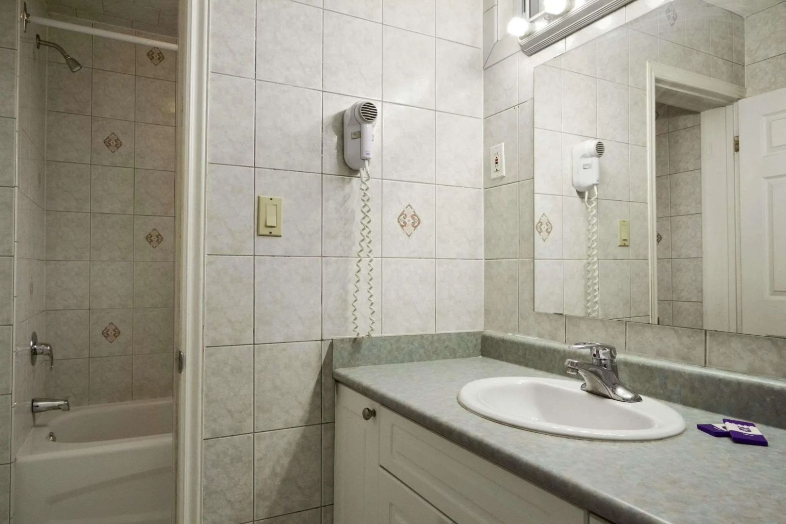 Knights Inn Burlington, ON