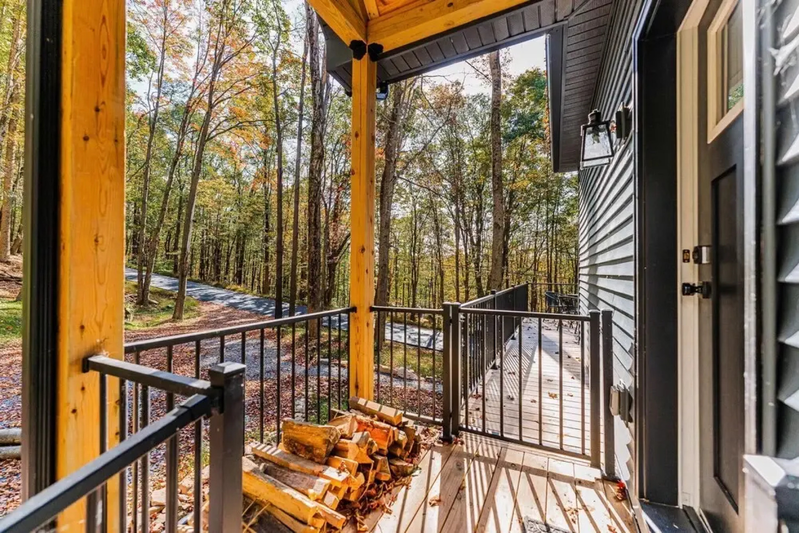 New Wintervue Home With Fireplace - Pet Friendly