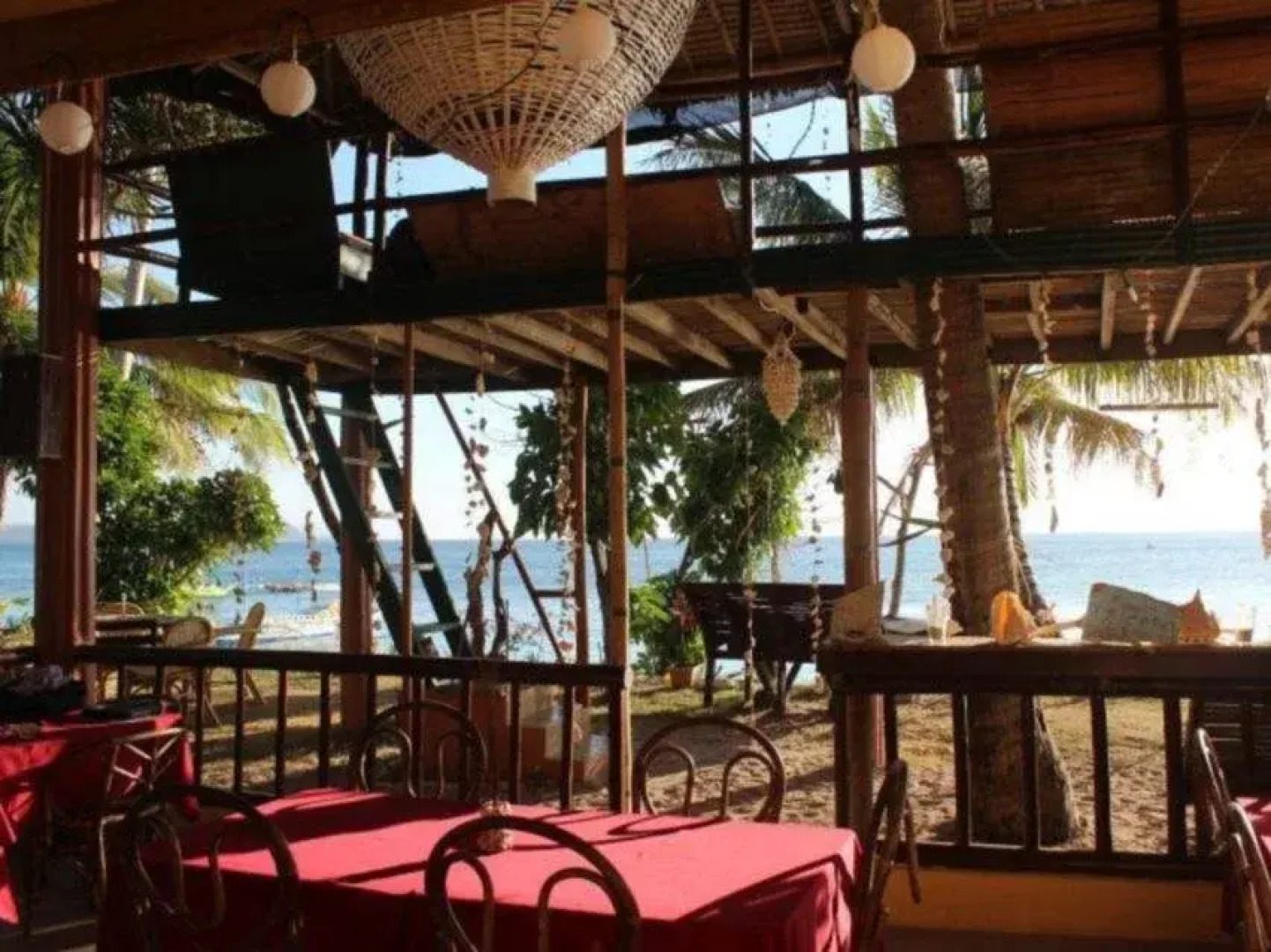 White Beach Dive & Kite Resort Carabao