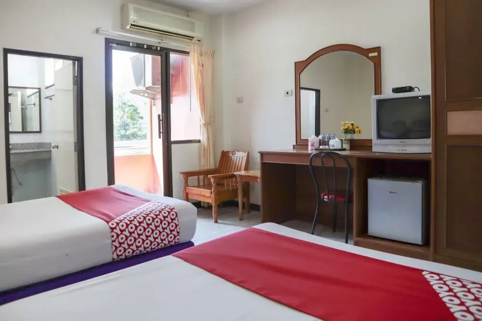 OYO 747 Suwanna Hotel