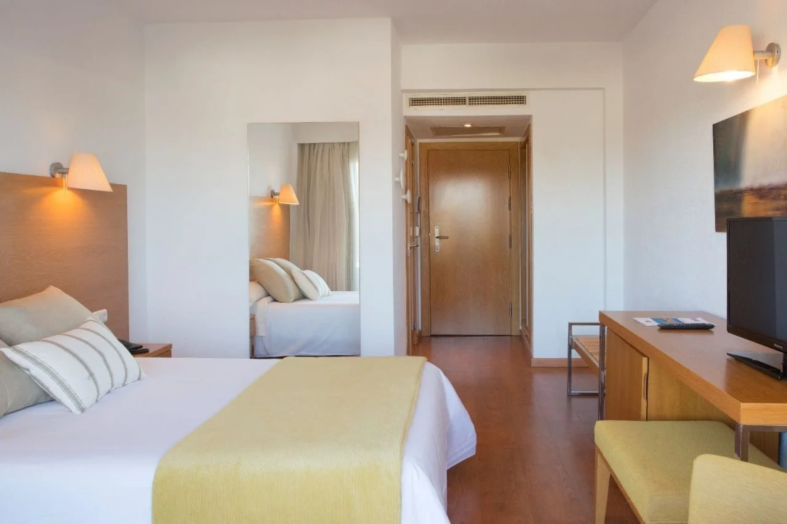 Отель JS Alcudi Mar