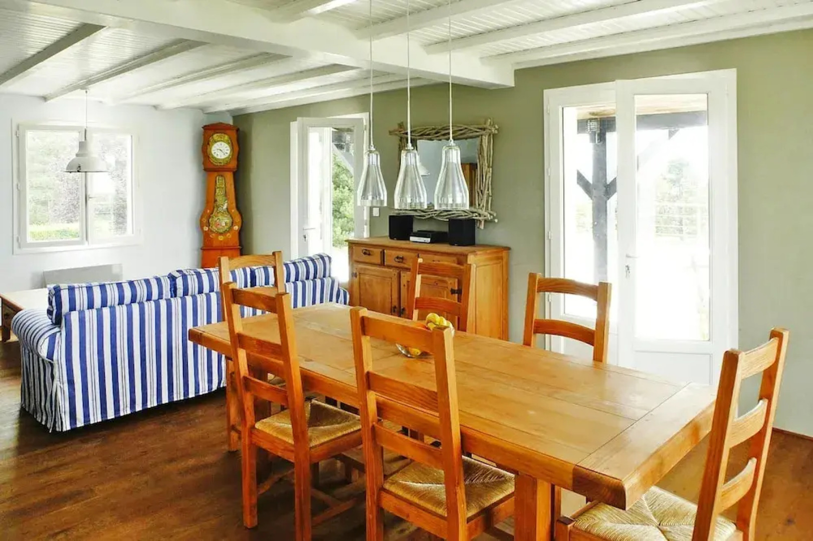 Holiday Home in Chenac With Stunning Terrace Views