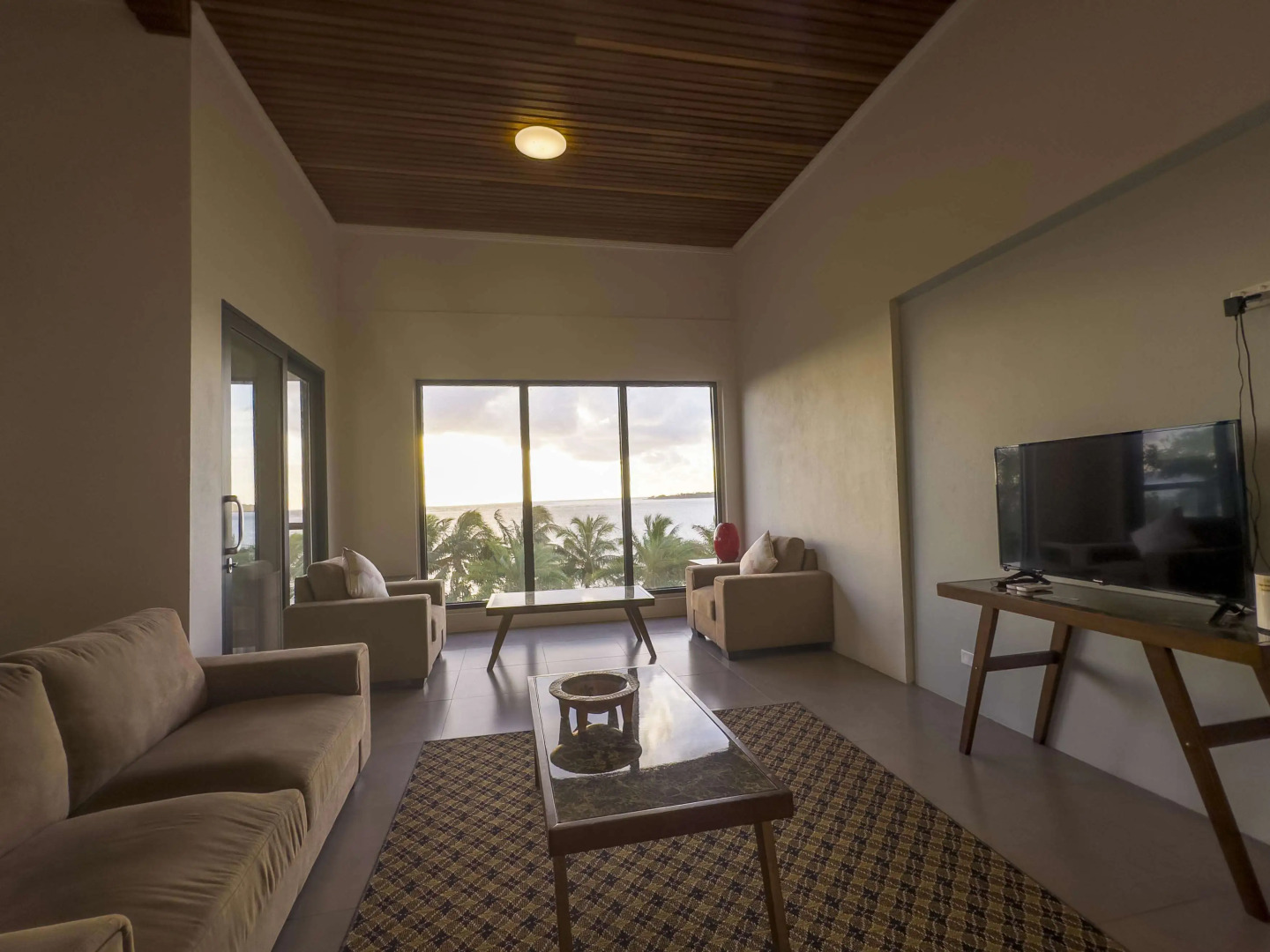 Ramada Suites By Wyndham Seafront Coral Coast