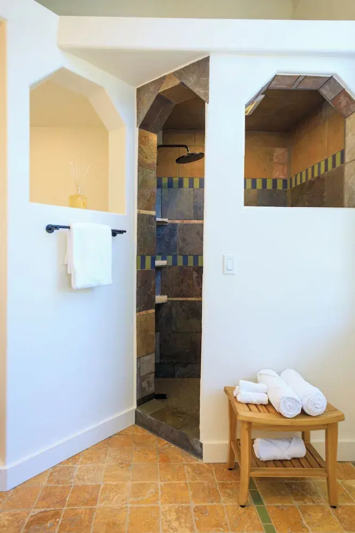 The Historic Schoolhouse Inn