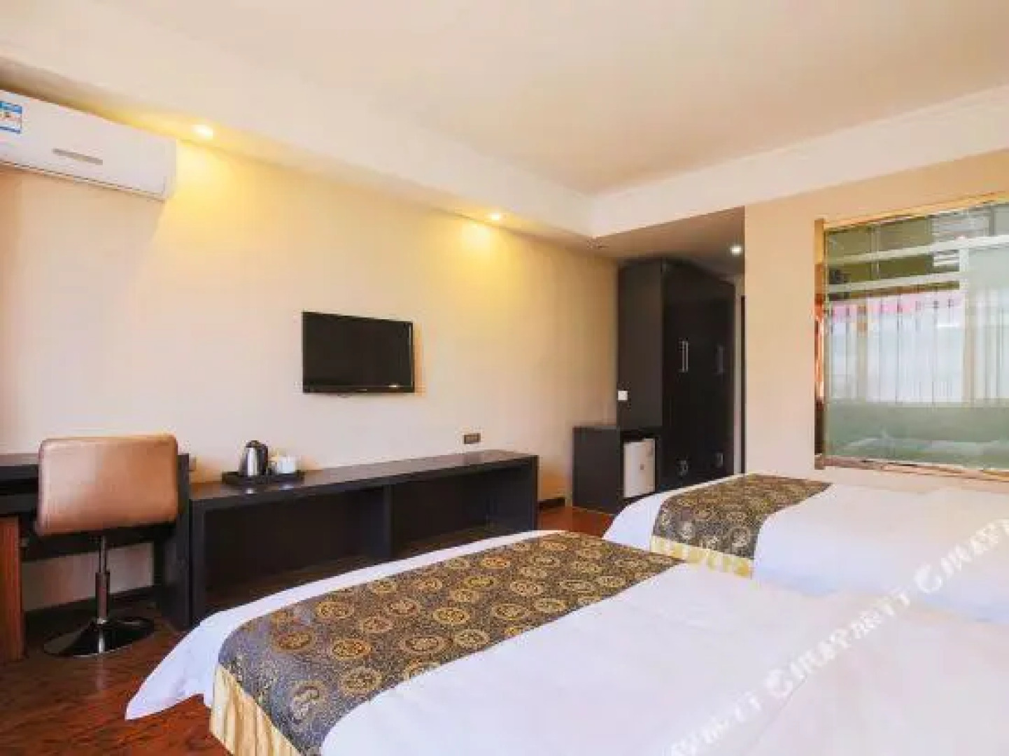 Dunhua Service Building Hotel