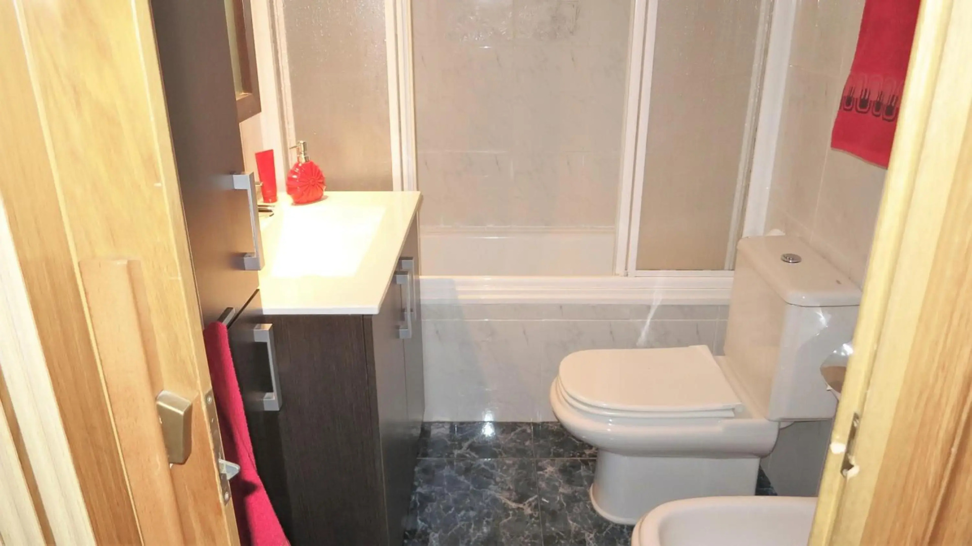 Bianca Seaview & Beach Apartment