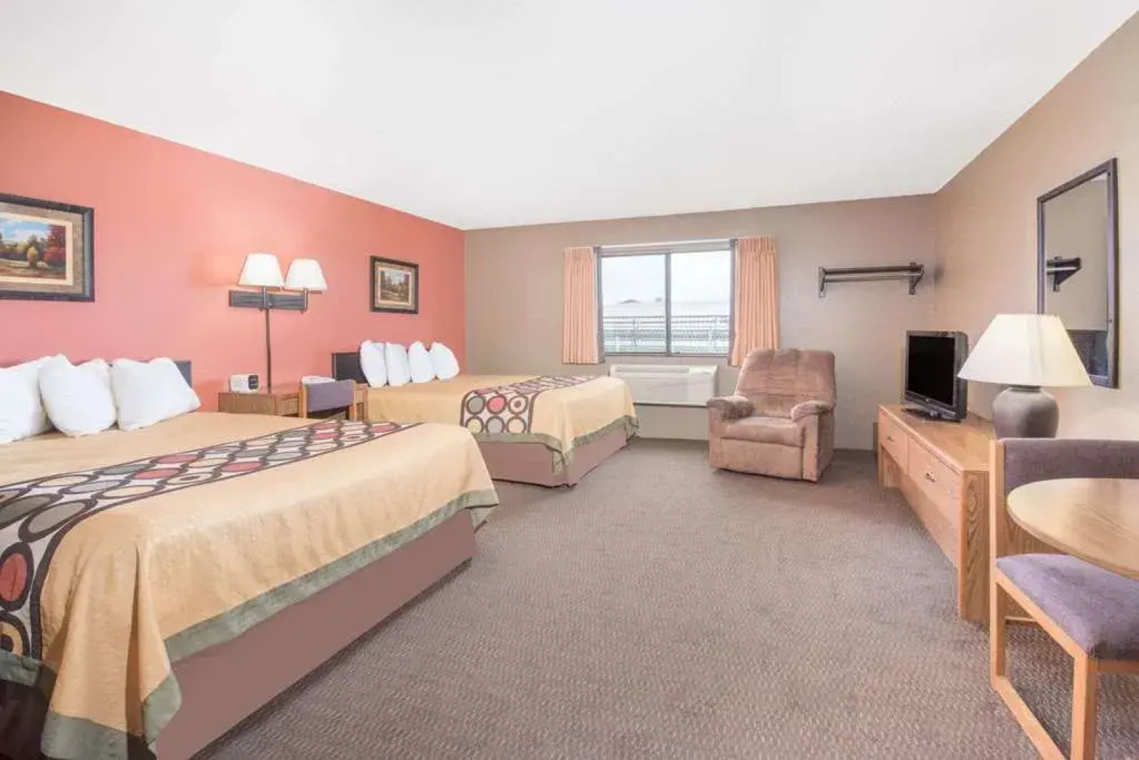 Super 8 by Wyndham Warroad