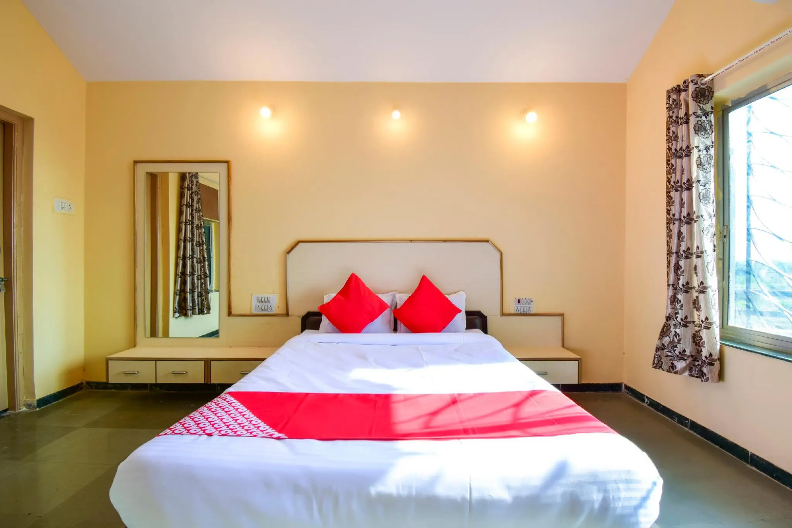 OYO 65197 Green Woods Resorts