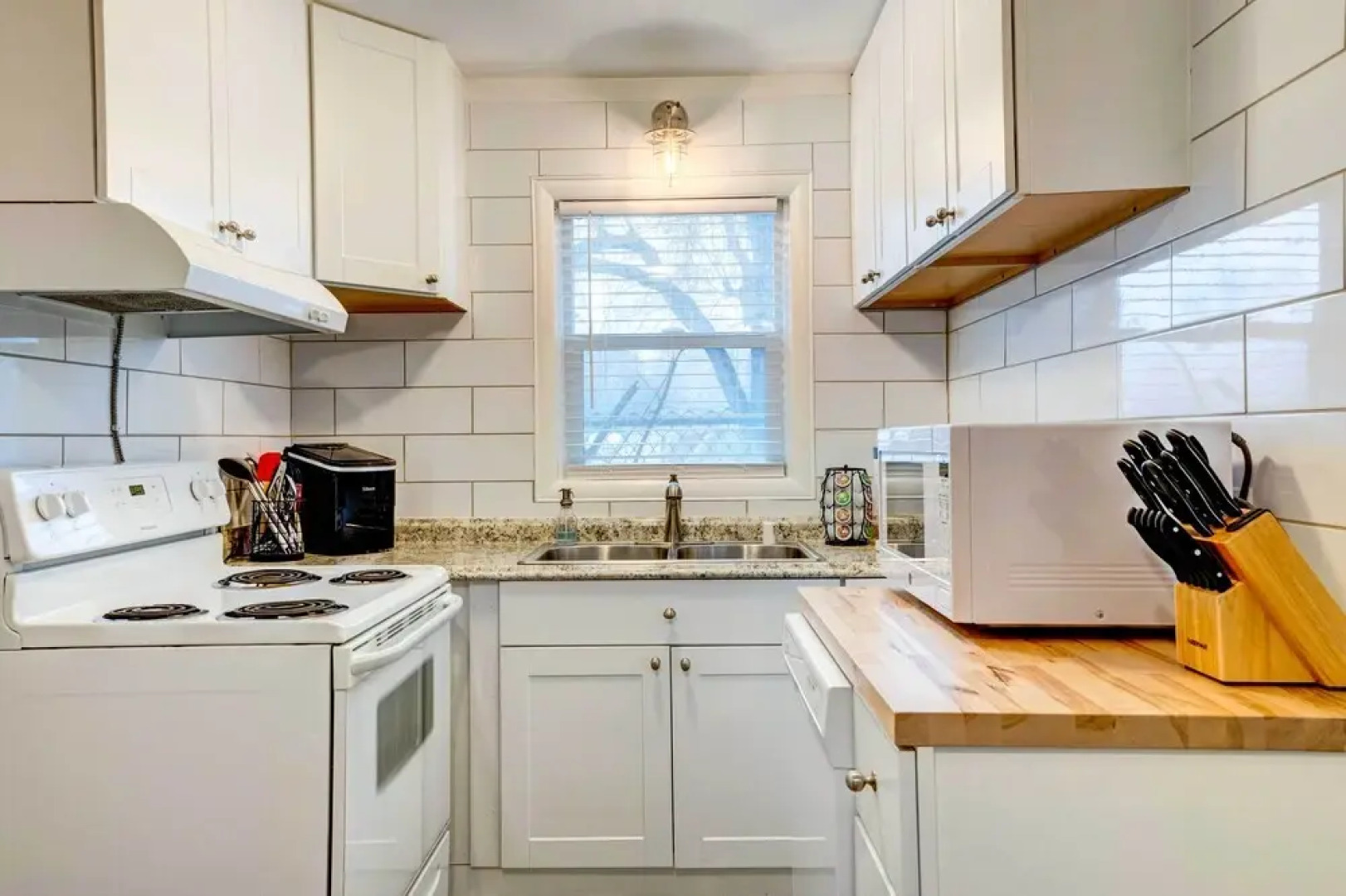 Cozy Ogden Cottage: 1 Mi to Downtown!