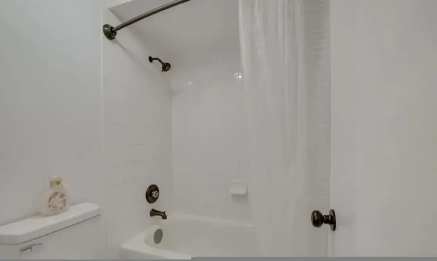 Pool Spacious Central Home 7mile to Beach