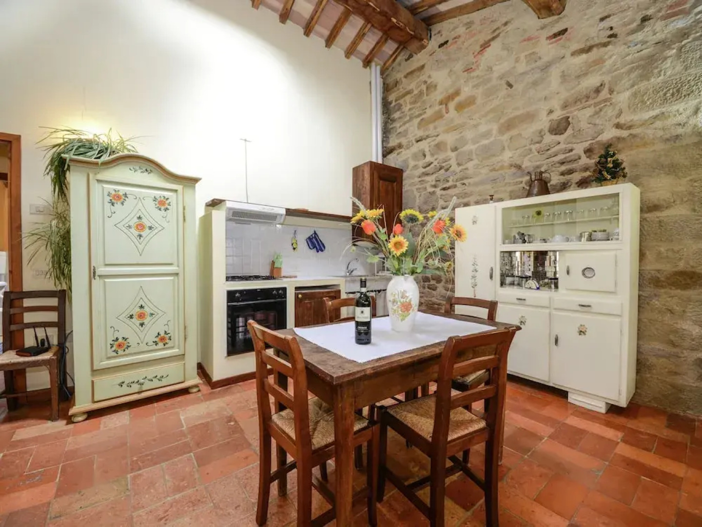 Idyllic Stay With Charm