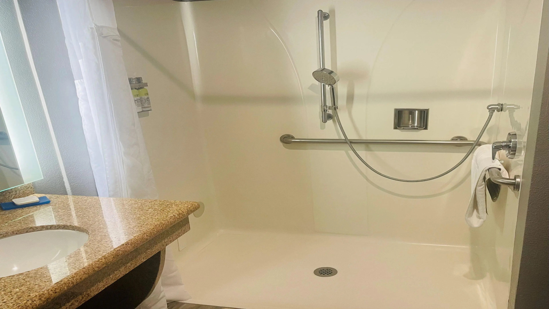 Holiday Inn Express & Suites Paso Robles by IHG