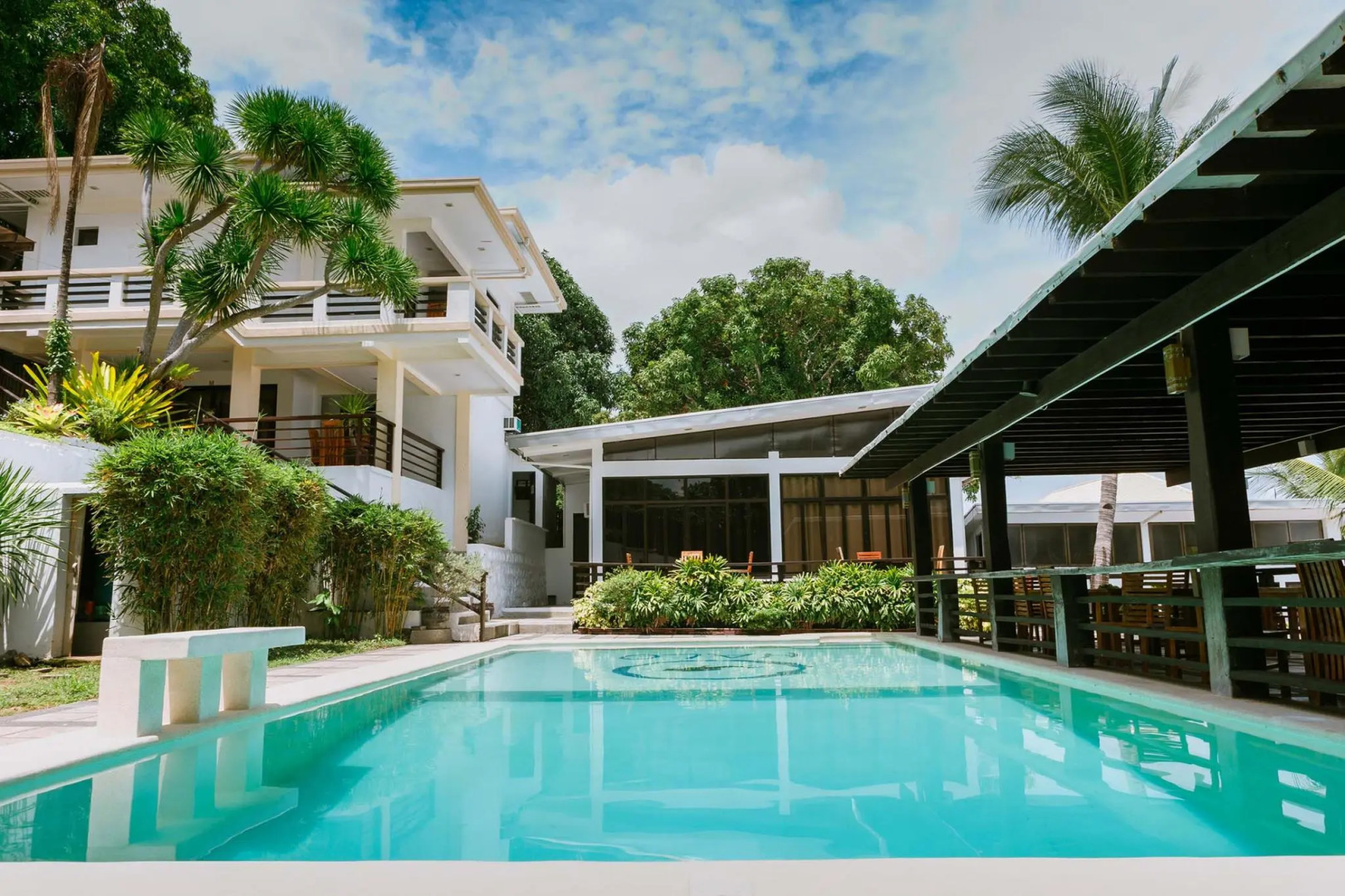 Halo Anilao Dive Resort