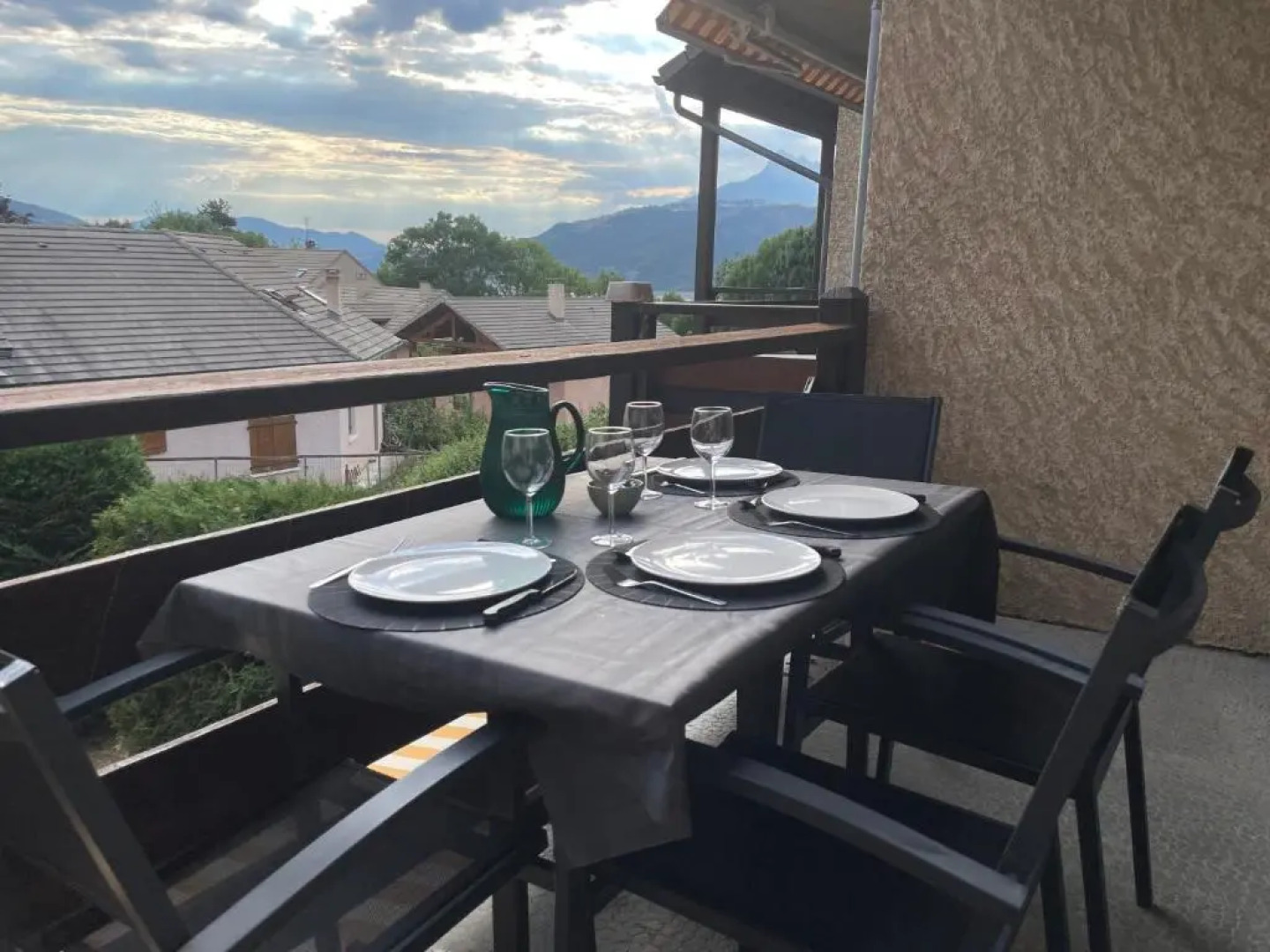 Joli T2 - Vue Sur Lac - 5 Min du Plan D'eau D'embrun