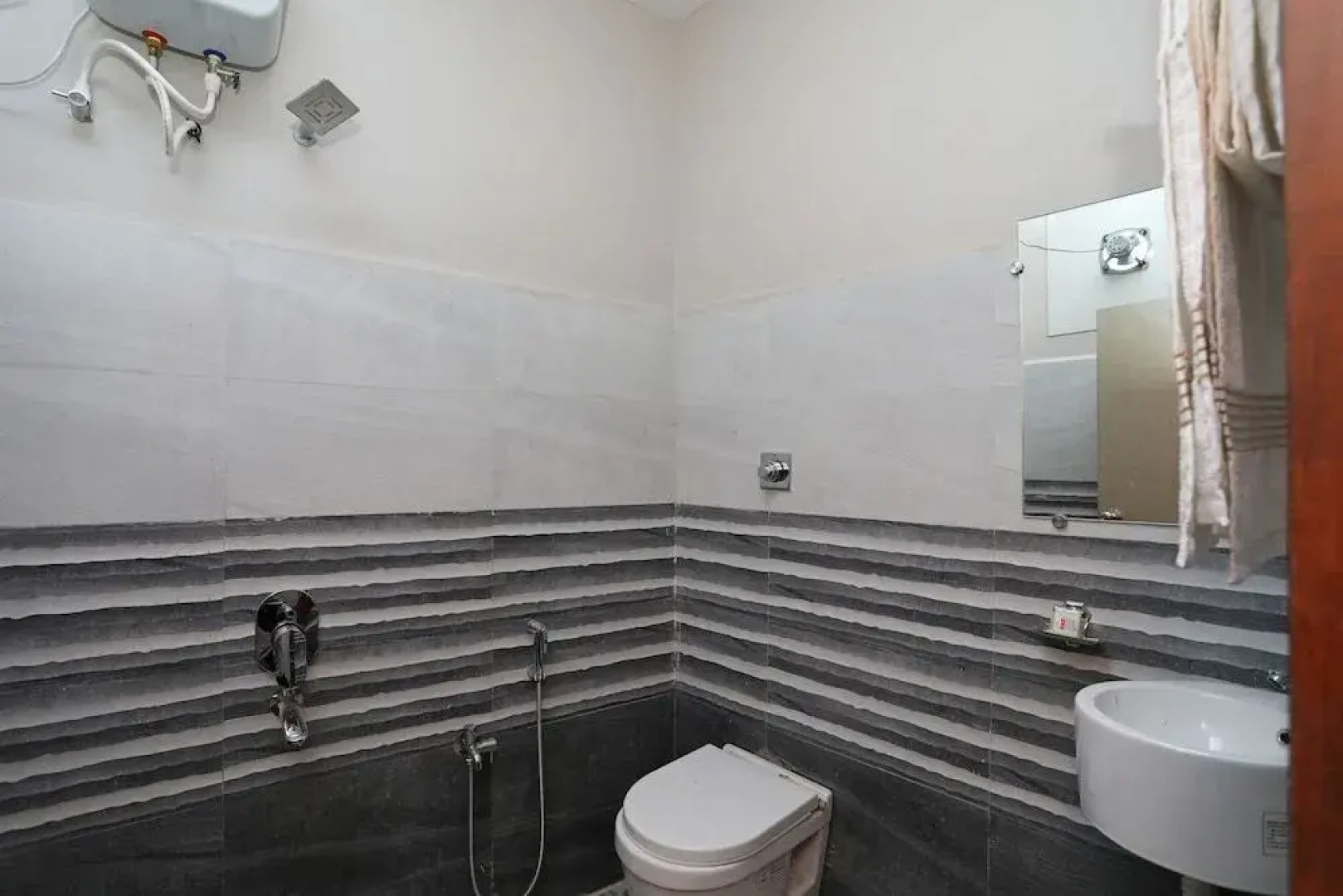 Nirmalya Plaza By OYO Rooms