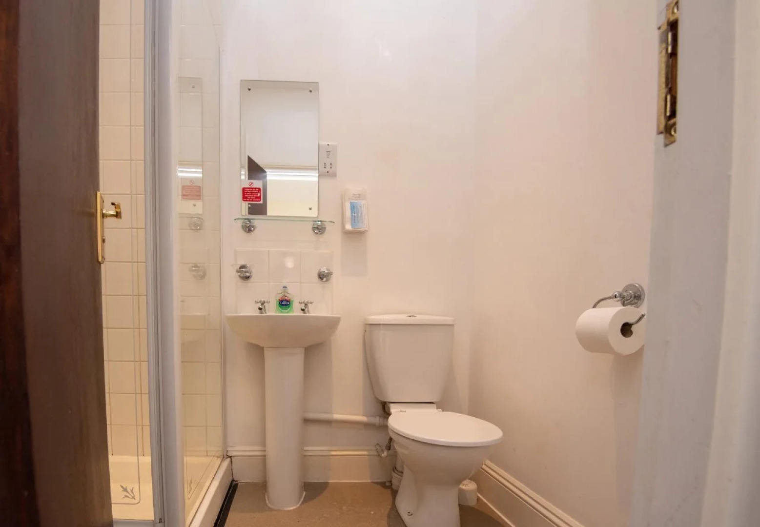 OYO The White Hart Inn