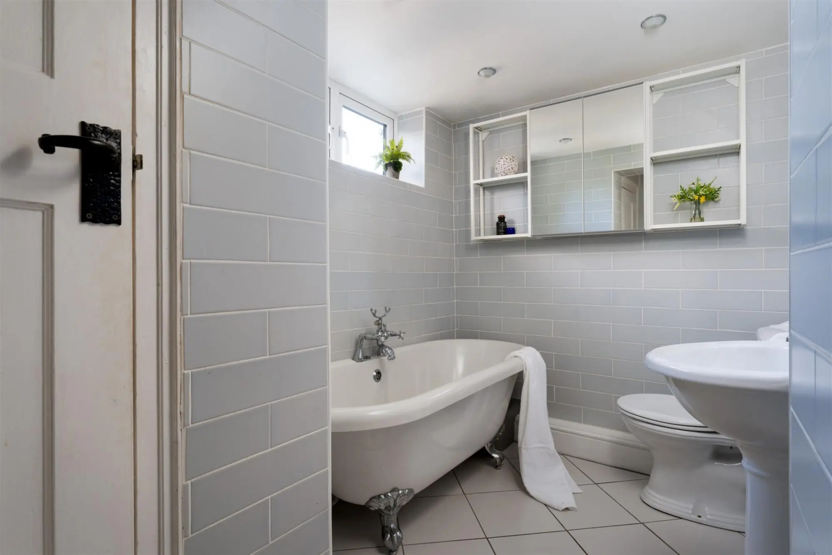 Haldon View - Characterful Cottage Boasts Stunning Countryside Views and hot tub