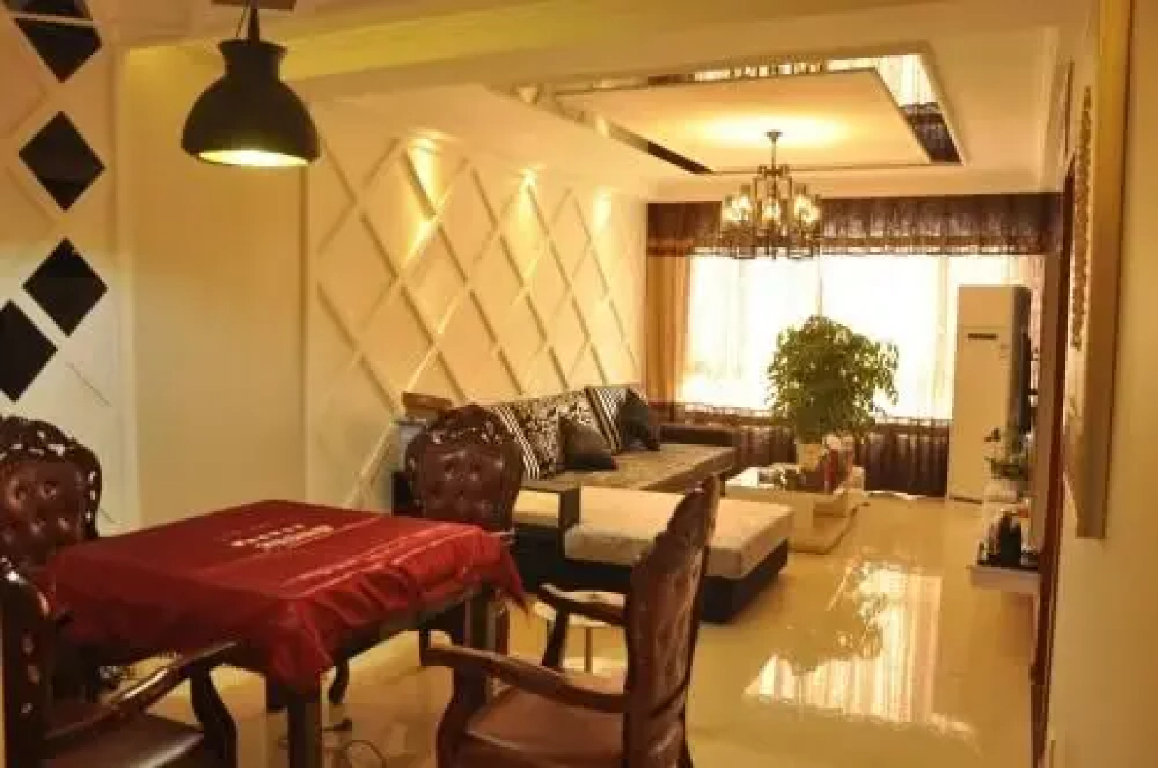 Huazhong Theme Apartment Hotel