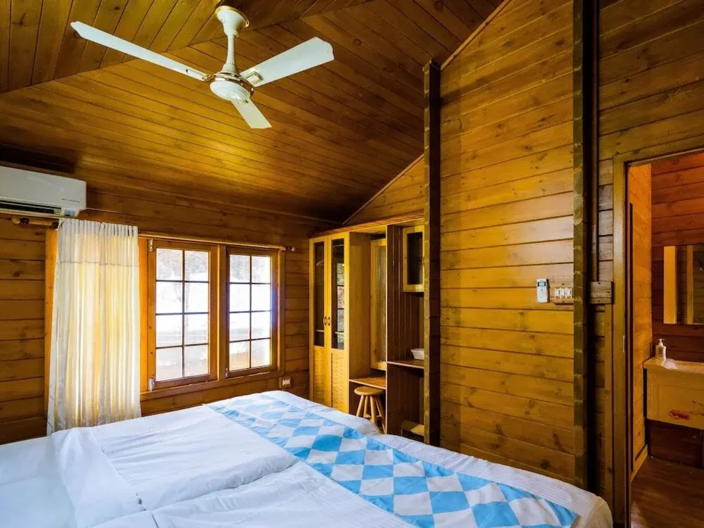 OYO 14514 Home Riverside Cottage Vyttila